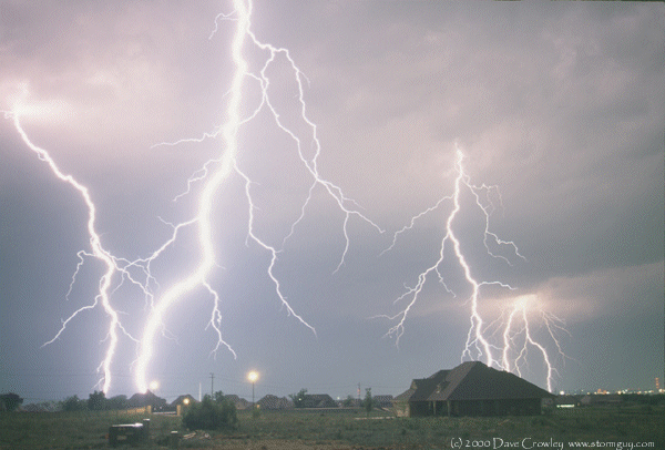 Image of lighting as an example of terrestrial filaments (image by Stormguy)